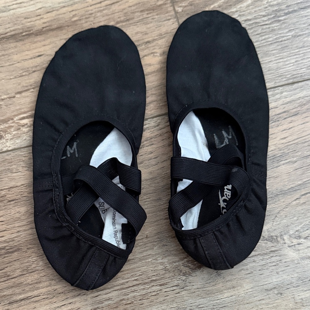GIRLS black ballet slippers!